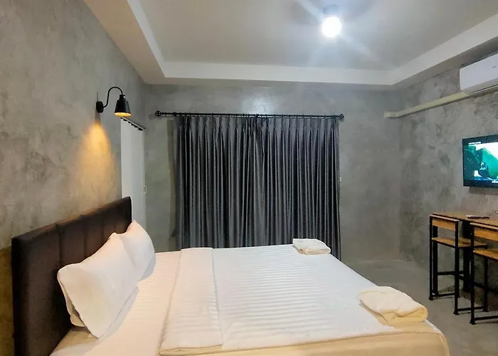 Апартаменты The Loftel Бангкок